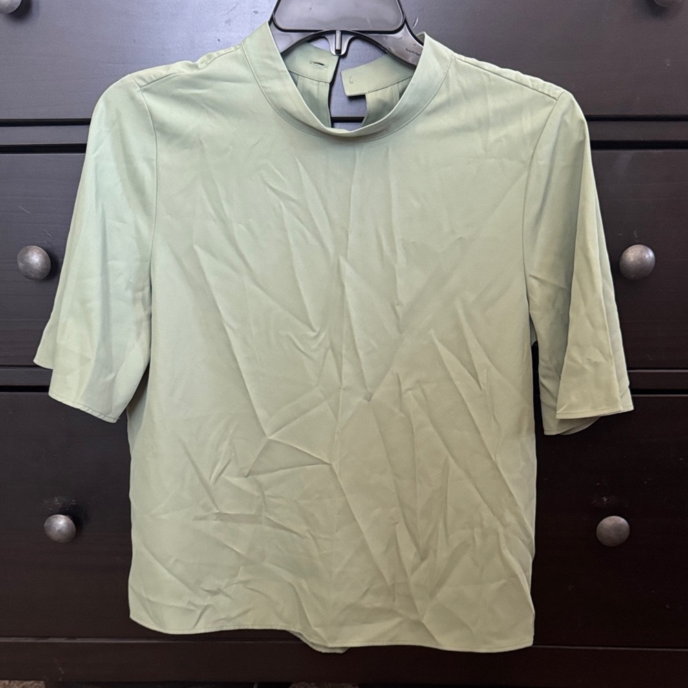 NET Uniqlo Light Green Draped and Flared Short Sleeve Blouse, S, Green